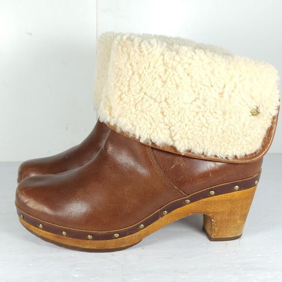 UGG Women's Lynnea US 7 Fold Over Leather Brown Shearling Cuff Clog Boot - Picture 2 of 16